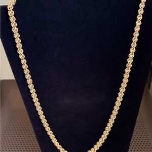 Elegant Gold Chain Necklace